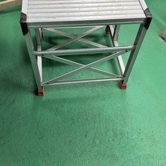 トラスコ　アルミ　作業踏み台
の画像