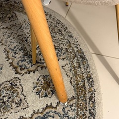 引き取り先決定‼️
北欧インテリアに/机と椅子2脚セットの画像