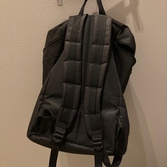 黒リュックの画像