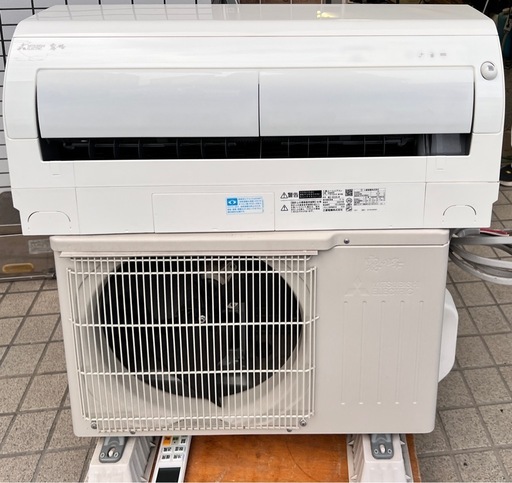 6畳　ルームエアコン　三菱、取り付け工事込み。