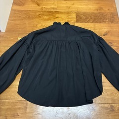 フリルブラウスの画像