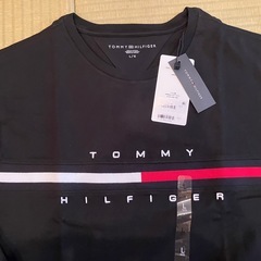 トミーヒルフィガー　ロンＴ　TOMMY HILFIGER 黒　長袖Ｔシャツの画像