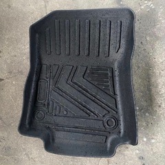RAV4     50系フロアマットの画像