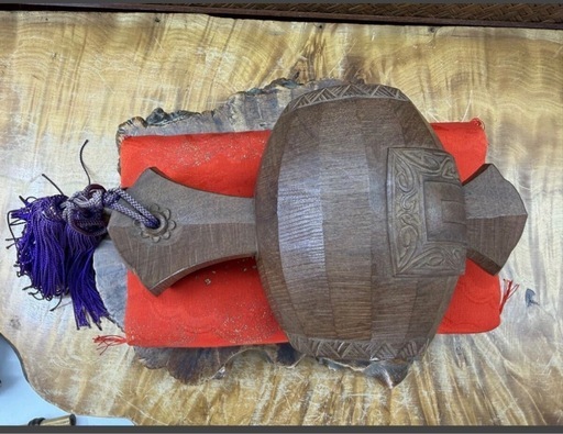 時代物 井波彫刻 小槌 共箱 在銘 良品 山城 木彫 和骨董 和美術 伝統工芸 彫刻 木製 縁起物 置物 オブジェ 古玩 古道具 作家
