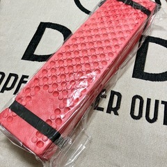 ラス1　新品 キャンプ マット アルミ レジャーマット フォーム マット 防水 XPE素材  超軽量 折りたたみ ポータブル 防災 山登り 車中泊 お花見 ヨガ ピクニック アウトドアの画像