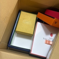 お菓子の空箱の画像