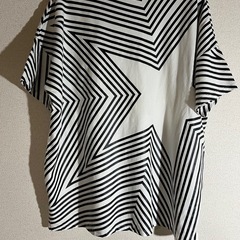 インヘリット Tシャツの画像