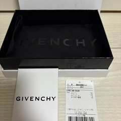 【格安】GIVENCHY フラグメントケース ベージュの画像