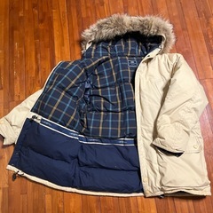 MIKEBIRNIESのダウンジャケットの画像