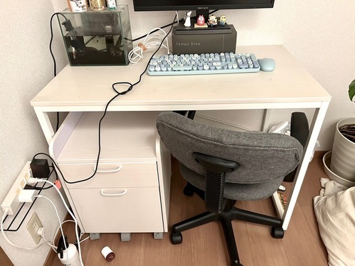 お話中 ニトリ　デスク4点セット　styleキティ