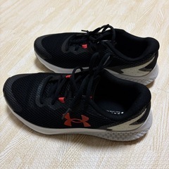アンダーアーマー　UAチャージド ローグ3 ランニング シューズ　27.0cmの画像