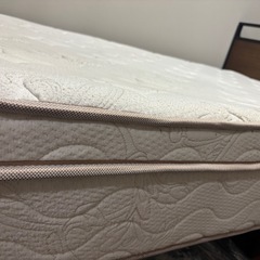 ニトリ　セミダブルマットレス＋ベッドフレームの画像