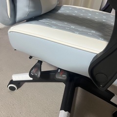 ★受渡待ち★ 問い合わせ多数で返信出来ずすみません。
ゲーミングチェアの画像