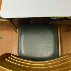 ダイニングテーブルと椅子セットの画像