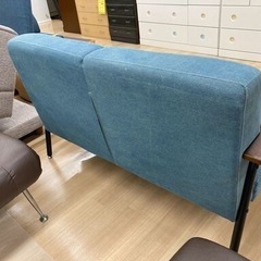 🉐二人掛けソファー水色 W(幅)137xD(奥行き)74xH(高さ)77cm※ クリーニング済み🉐の画像