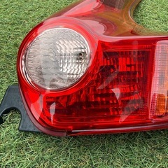 日産　ジューク　テールレンズ　右側用　運転席側　テールランプ　ストップランプの画像