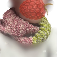 手編みスヌード ラズベリーレッド×ピスタチオグリーン 2重巻きの画像