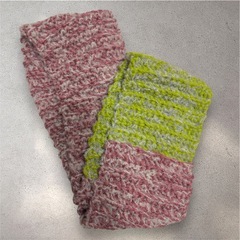 手編みスヌード ラズベリーレッド×ピスタチオグリーン 2重巻きの画像