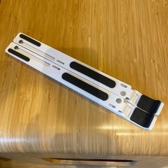 携帯・タブレット兼用 折りたたみスタンド の画像