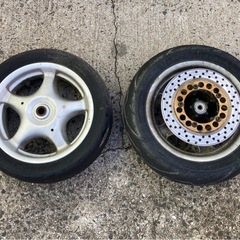 マジェスティ１２５　前後ホイール　シート 
差し上げますの画像