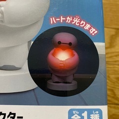 ディズニーキャラクター　光るフィギュア　ベイマックスの画像