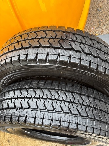 ハイエーススタッドレス2本2024年195/80r15 ハイエーススタッドレス2本2024年195/80r15