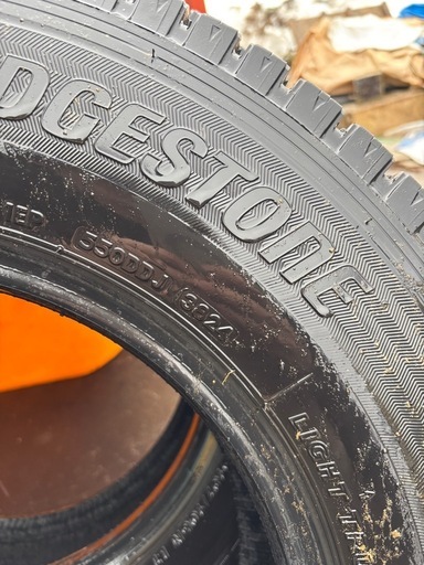 ハイエーススタッドレス2本2024年195/80r15 ハイエーススタッドレス2本2024年195/80r15