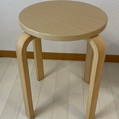 チェア　椅子　ライトブラウンの画像