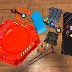 [バンダイ(BANDAI)] モンスモト DXバトルアリーナセット01 アルファ・ウルフ&メガロドンセット 【日本おもちゃ大賞2025ゲーム&パズル部門優秀賞】 の画像