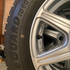 YOKOHAMAスタッドレスタイヤ　iceguard ホイール付きの画像