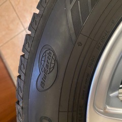 YOKOHAMAスタッドレスタイヤ　iceguard ホイール付きの画像