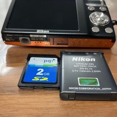 デジカメCOOLPIX S3000 オレンジの画像