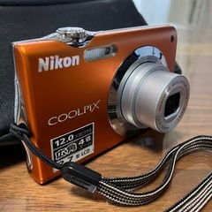 デジカメCOOLPIX S3000 オレンジの画像