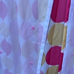 カーテン幅105cm×長さ200cm位が2枚セットの画像