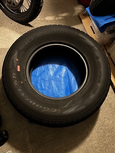 GOODYEAR スタッドレス 265/70R16 バリ溝 19年製 4本