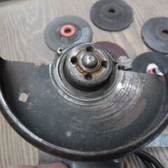 ディスクグラインダー　マキタ　引取限定の画像