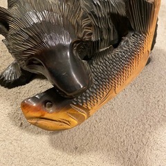 熊の木彫りの画像