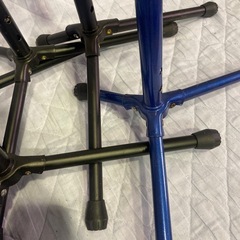 ギタースタンド五本の画像