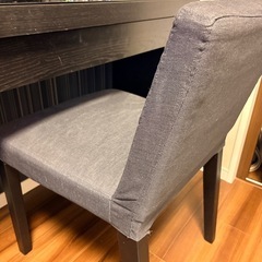 IKEA ドレッサー　イス付きの画像