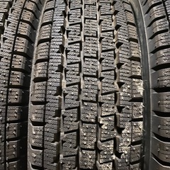 ブリヂストンスタッドレスタイヤ　145-80-12　の画像