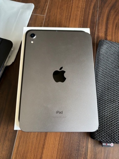 取引中　
iPad mini  第6世代　64GB美品カバー付き