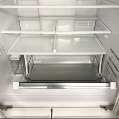 ②2022年製☆安心の日本メーカーでマットホワイトの美品6ドア冷蔵庫485L自動製氷に節電モードなど高機能ハイテク家電の画像