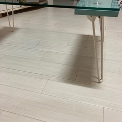 ガラステーブルの画像