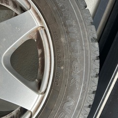 スタッドレスタイヤ　ホイール付きの画像