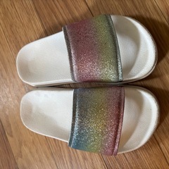 女の子　サンダルの画像