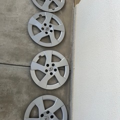 プリウスホイールキャップの画像