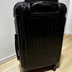 キャリーケース　ブラックの画像