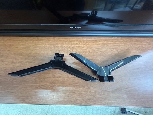 坂2602-322 カラーテレビ　シャープ　2T- C32AC1 2020年製　通電確認　足のネジなし