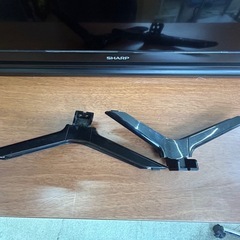 坂2602-322 カラーテレビ　シャープ　2T- C32AC1 2020年製　通電確認　足のネジなしの画像