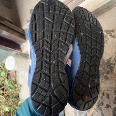中古アシックスの安全靴26.5の画像